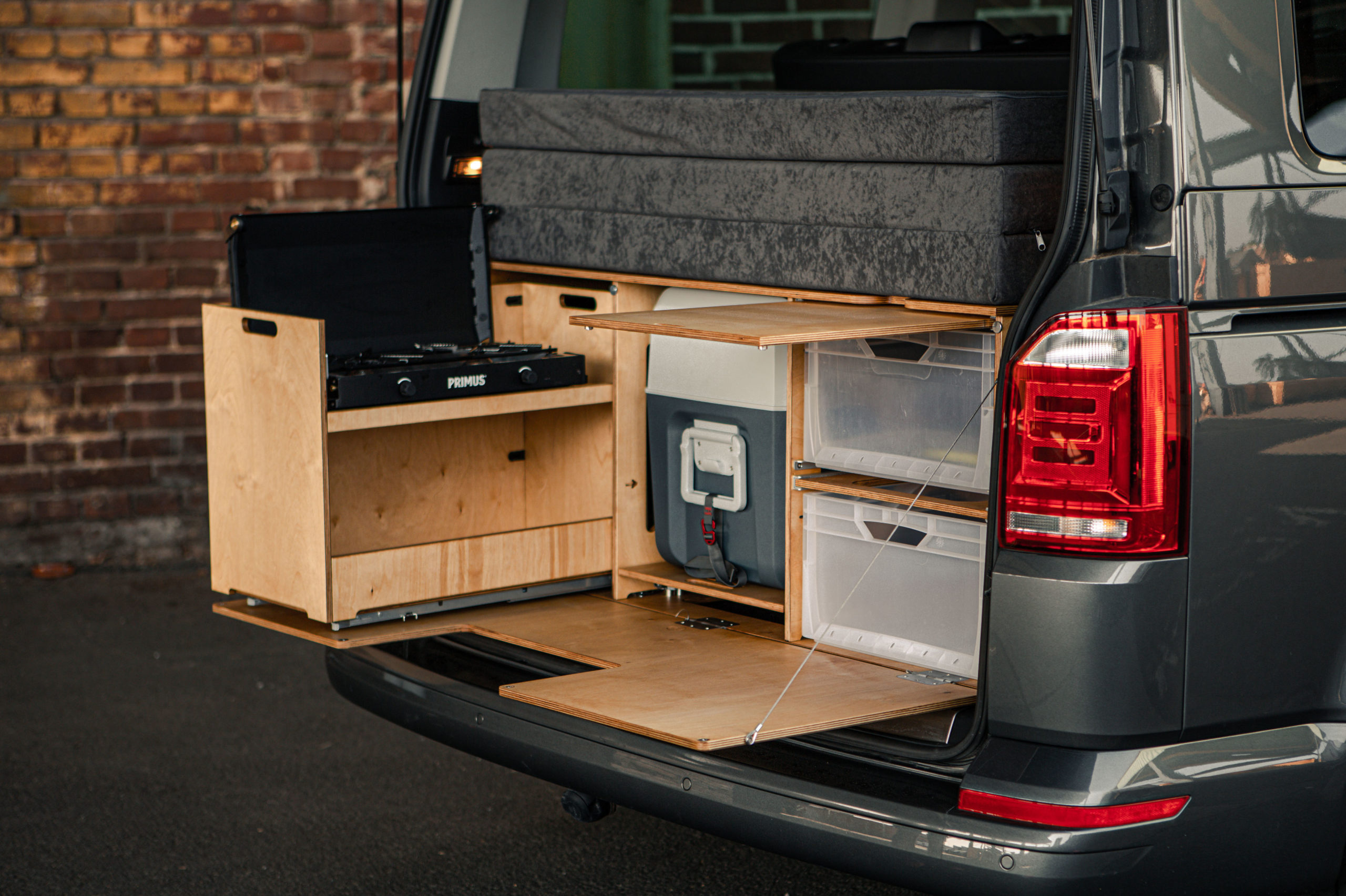 eine Campingbox für den VW T5 / T6 / T6.1 Caravelle - TRAVEL-SLEEP-BOX